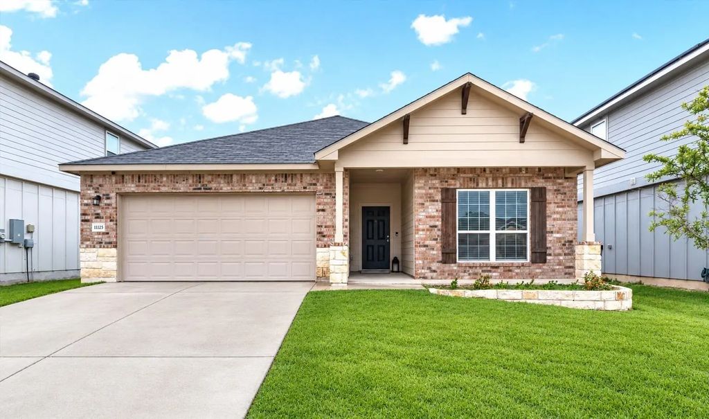 11125 Solar Street, Waco