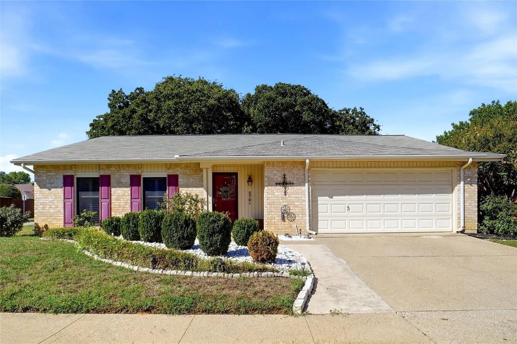 3701 Windsong Lane, Bedford