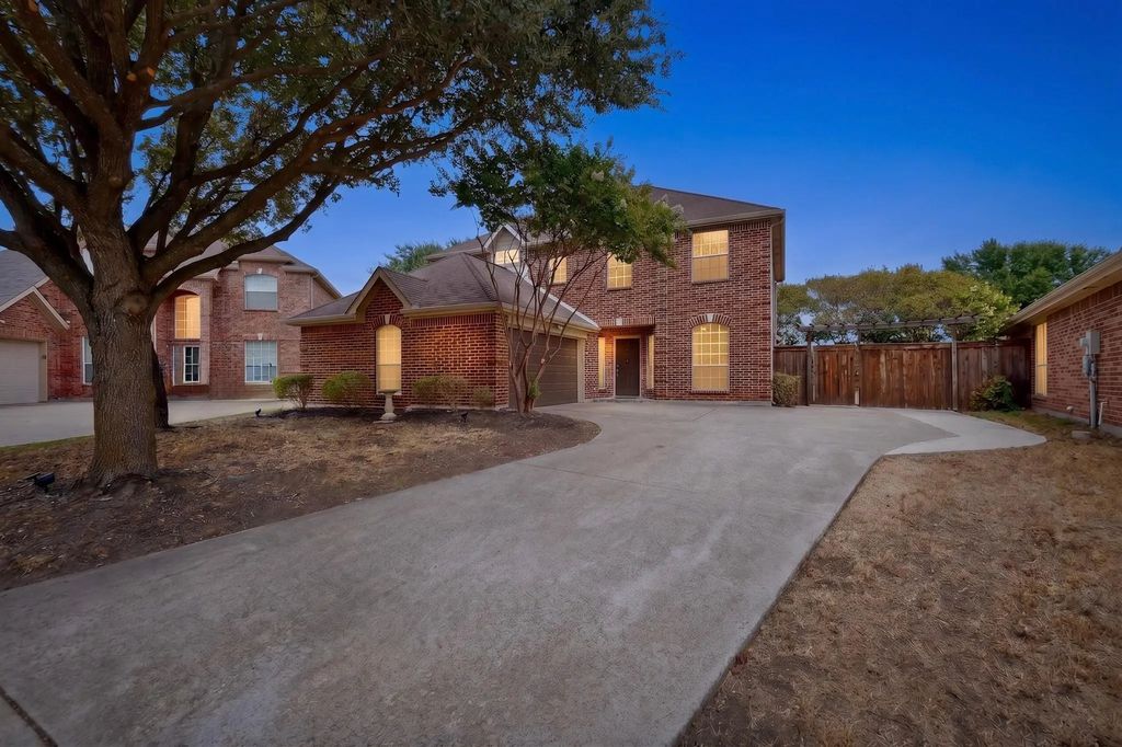 109 Evening Star Circle, Red Oak