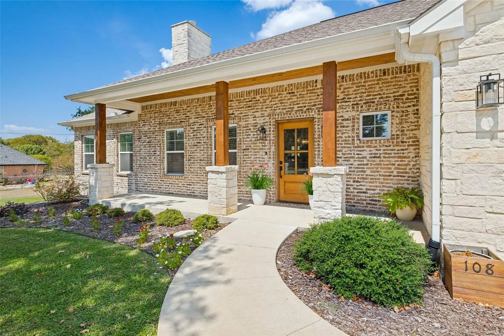 108 Rye Place, Gun Barrel City