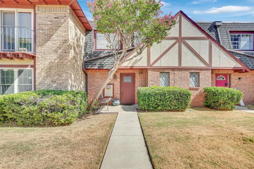 1817 E Grauwyler Road 158, Irving