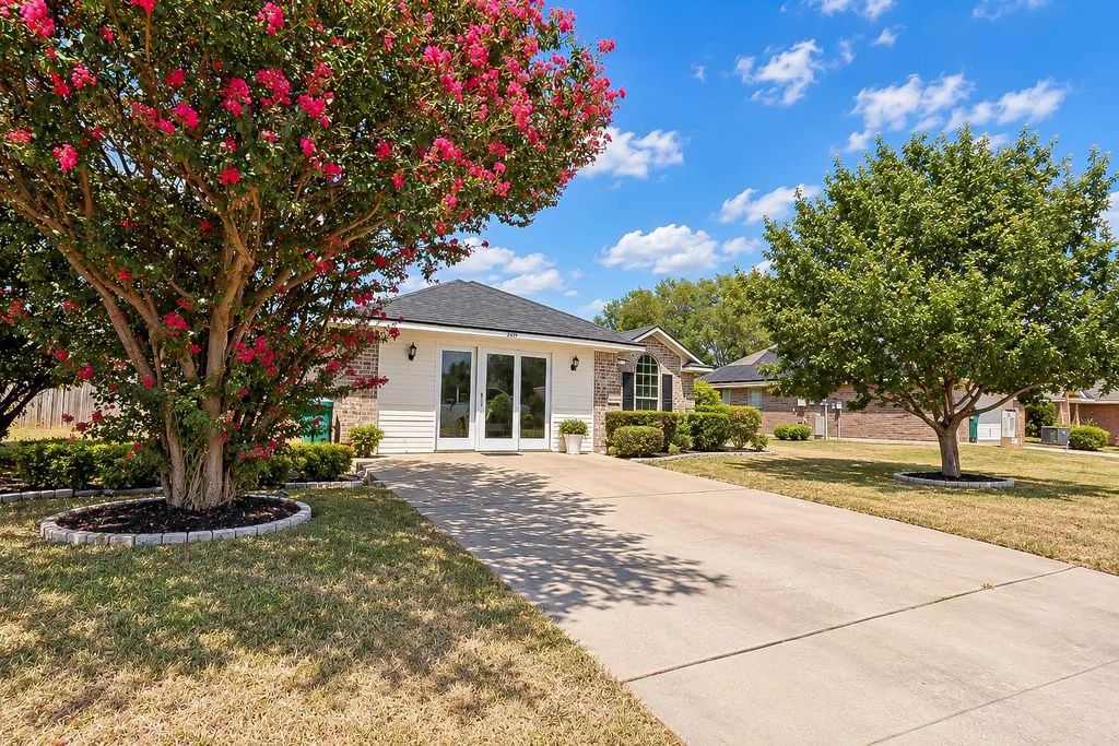 203 Knight Lane, Waco