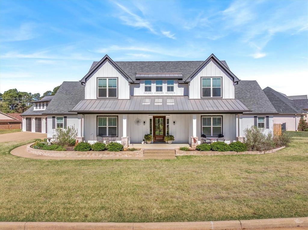 202 Winged Foot Drive, Hideaway