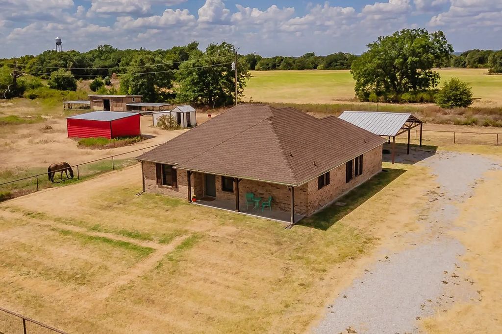 4798 County Road 2690, Alvord
