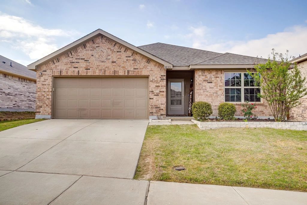 3033 Whitetail Chase Drive, Fort Worth