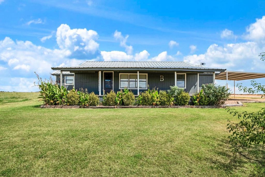 1473 County Road  23900, Brookston