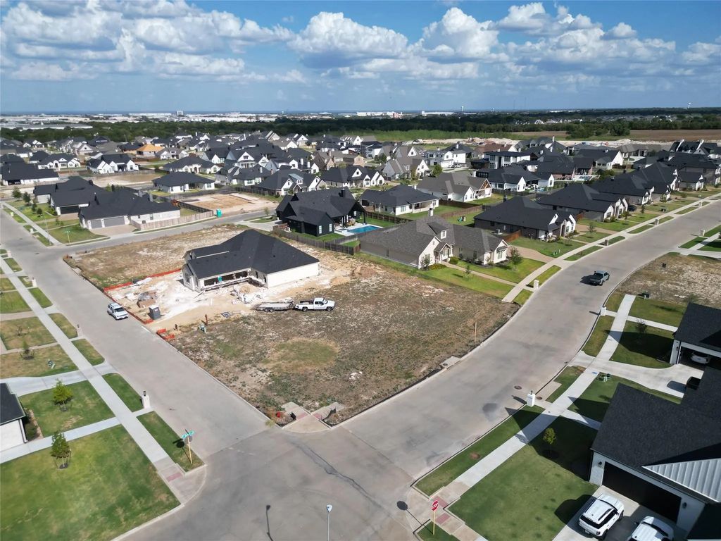 13077 Rainier Drive, Woodway