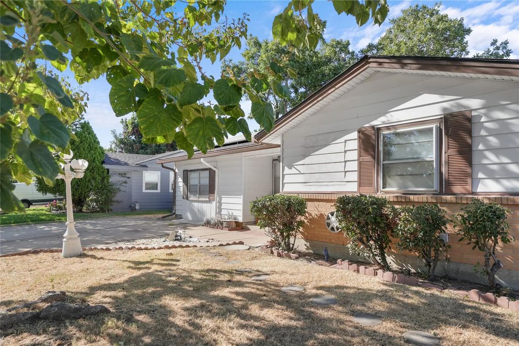 1809 Anderson Street, Irving