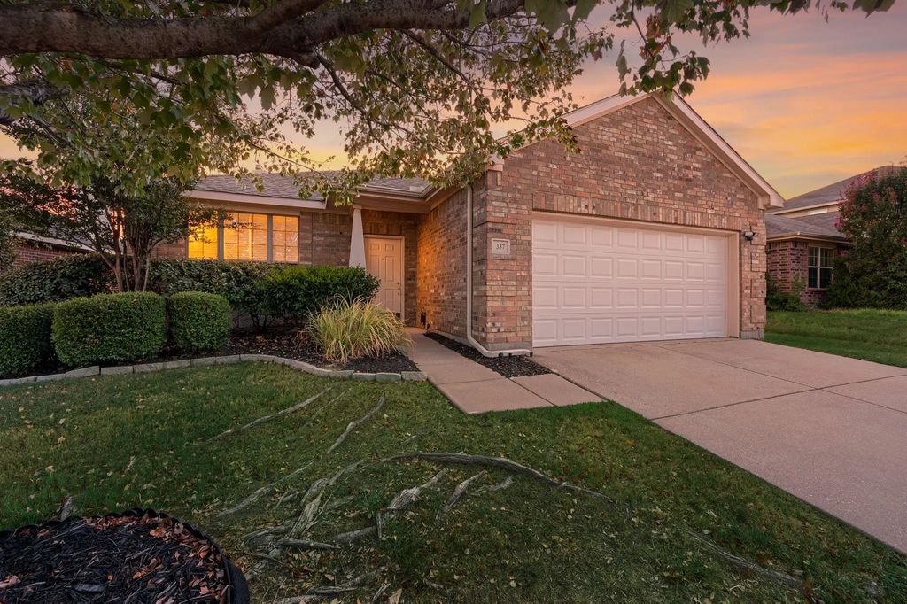 337 Turquoise Drive, Fort Worth