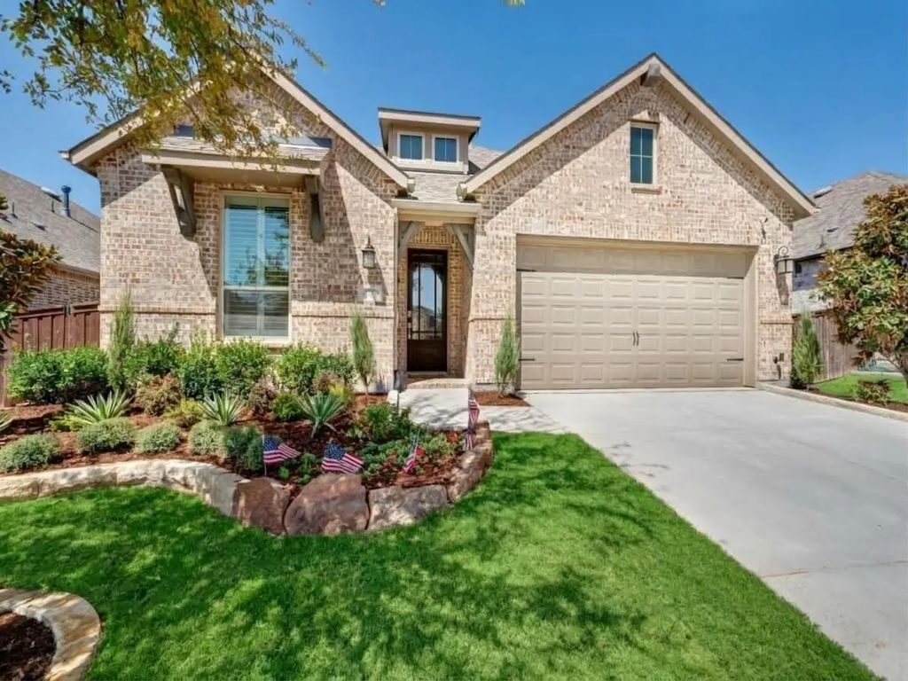 1105 Bluestem Drive, Aubrey