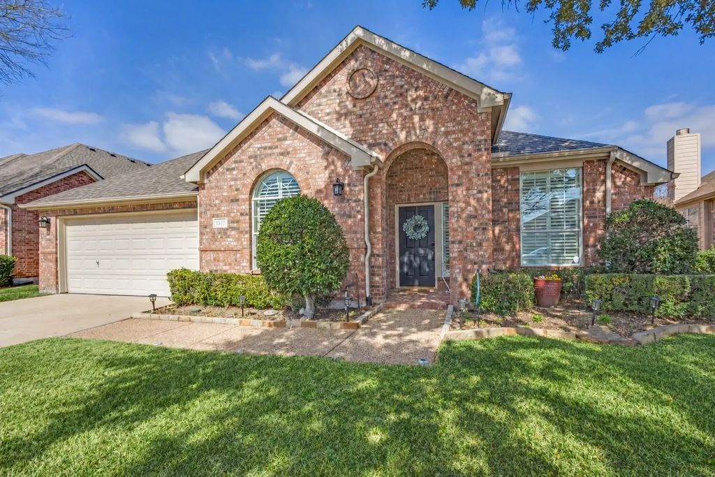 1377 Ranch House Drive, Fairview