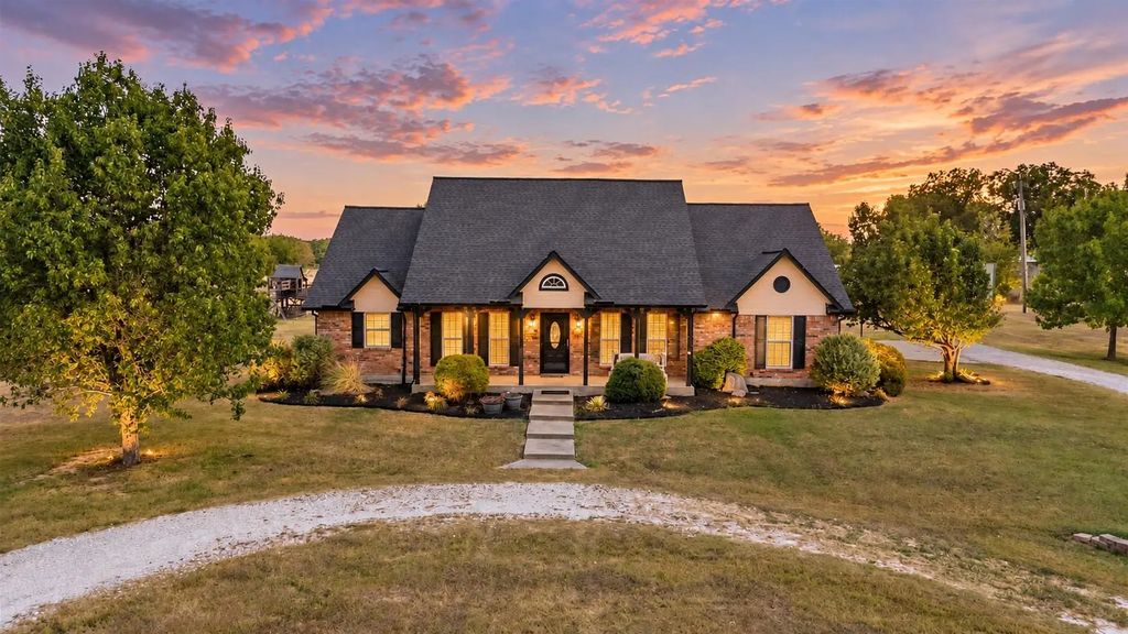 3595 County Road 1037, Greenville