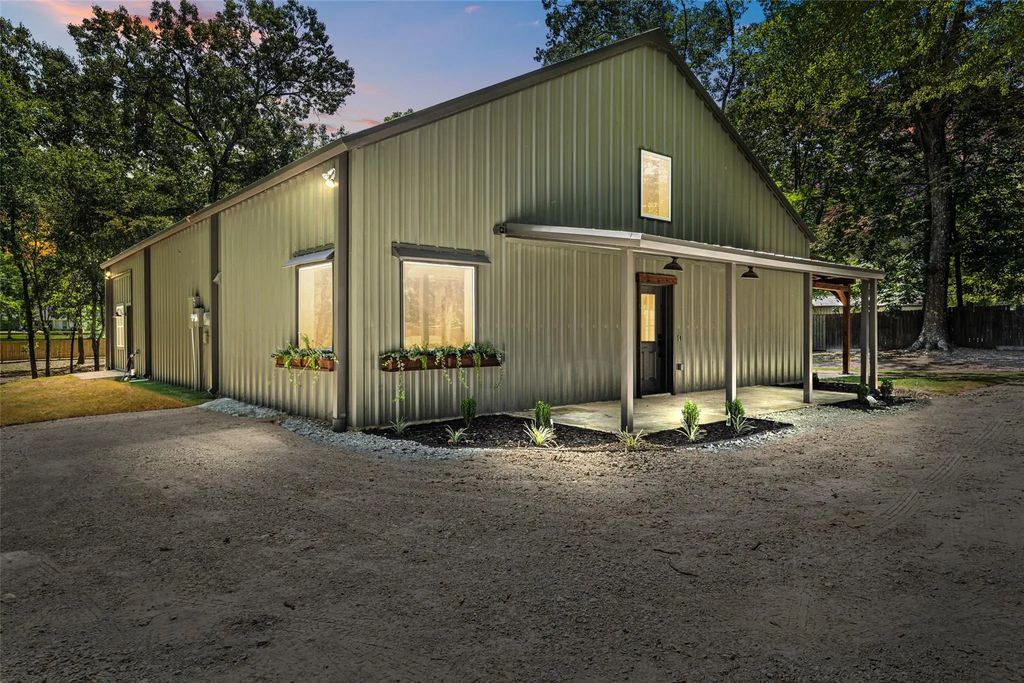 330 Forest Hills, Hallsville