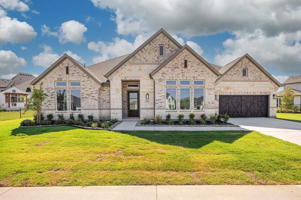 1217 Governors Boulevard, Heath