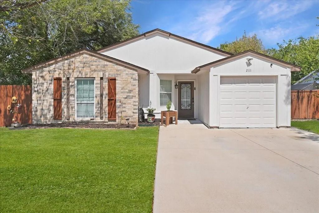 2111 Sharpshire Lane, Arlington