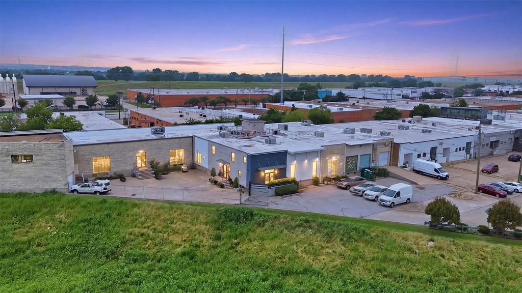 2303 Farrington Street 110, Dallas