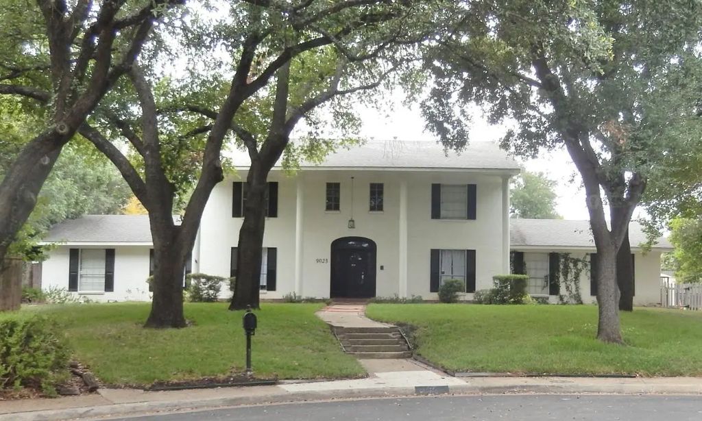 9023 Glen Springs Circle, Dallas