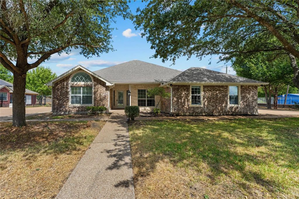 303 S Cedar Ridge Circle, Robinson