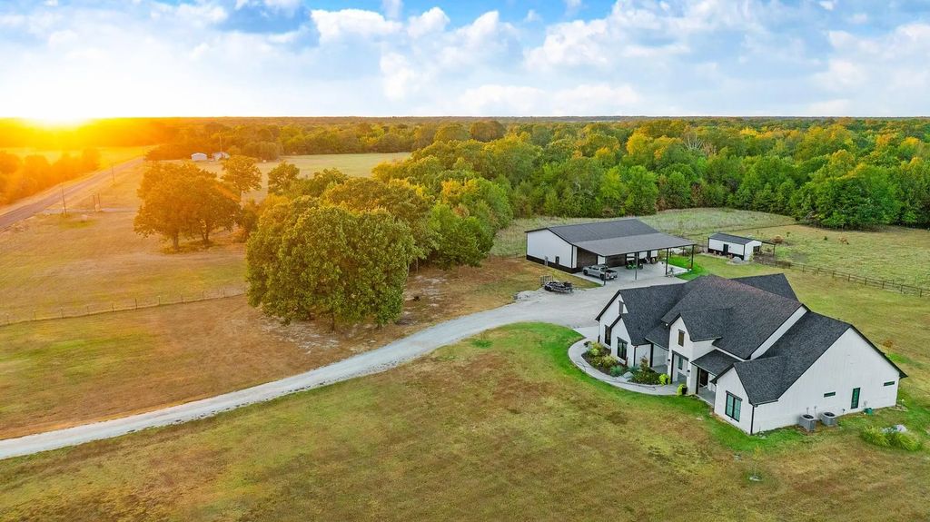 15170 Farm Road 79, Sumner
