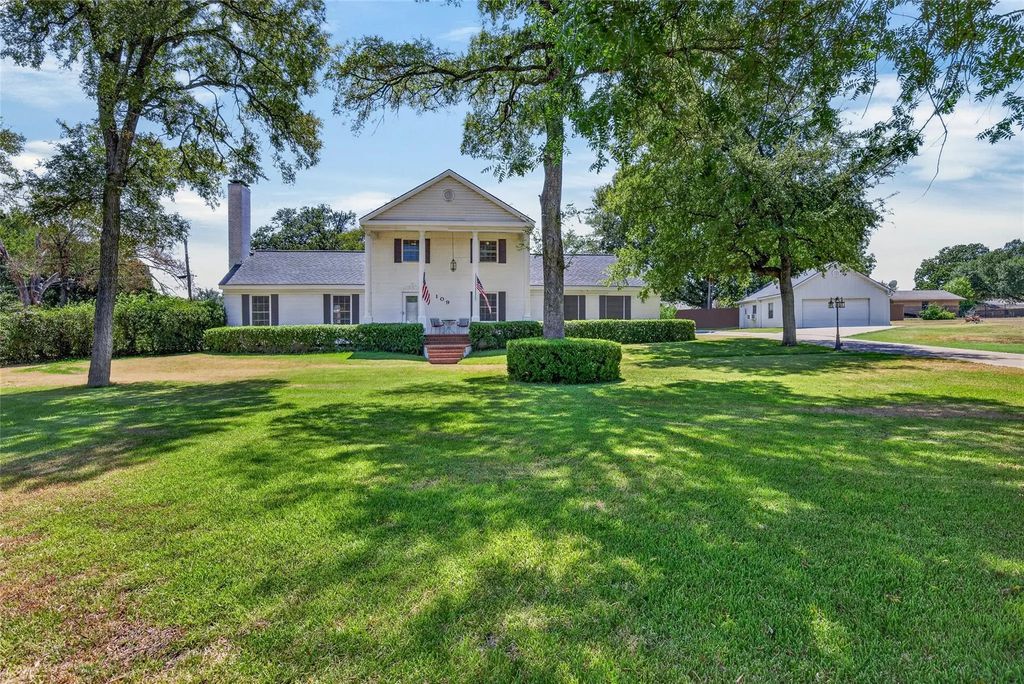 109 Lilac Lane, Gun Barrel City