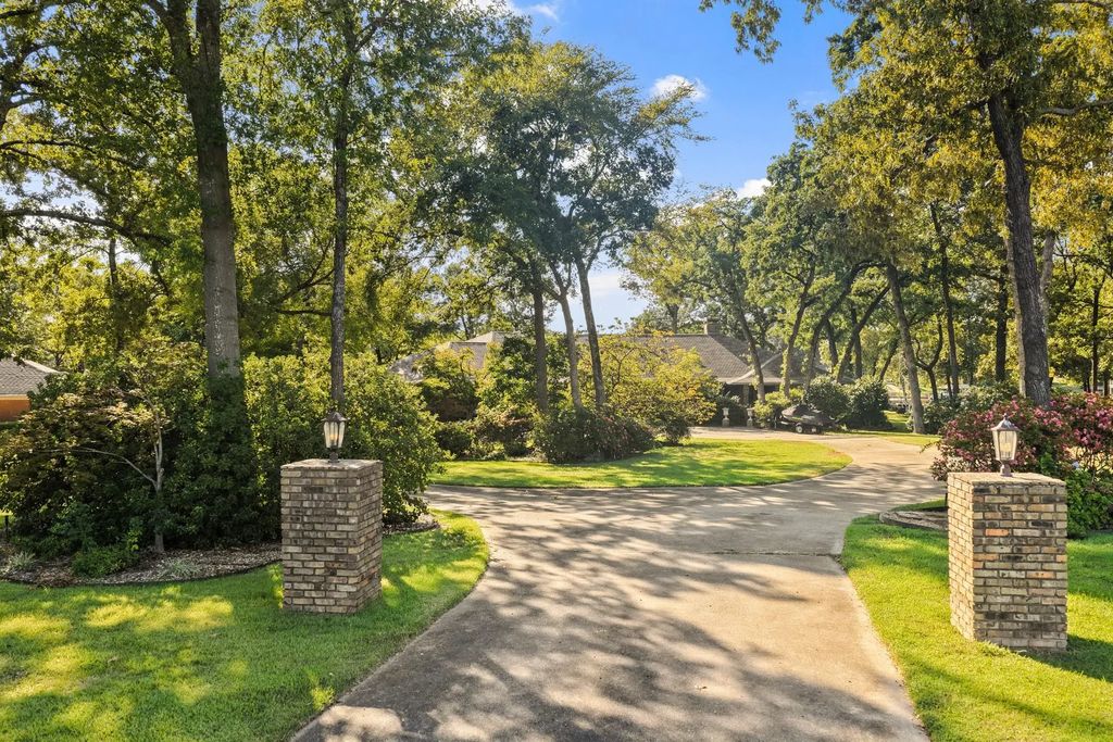 178 County Road 2137, Pittsburg