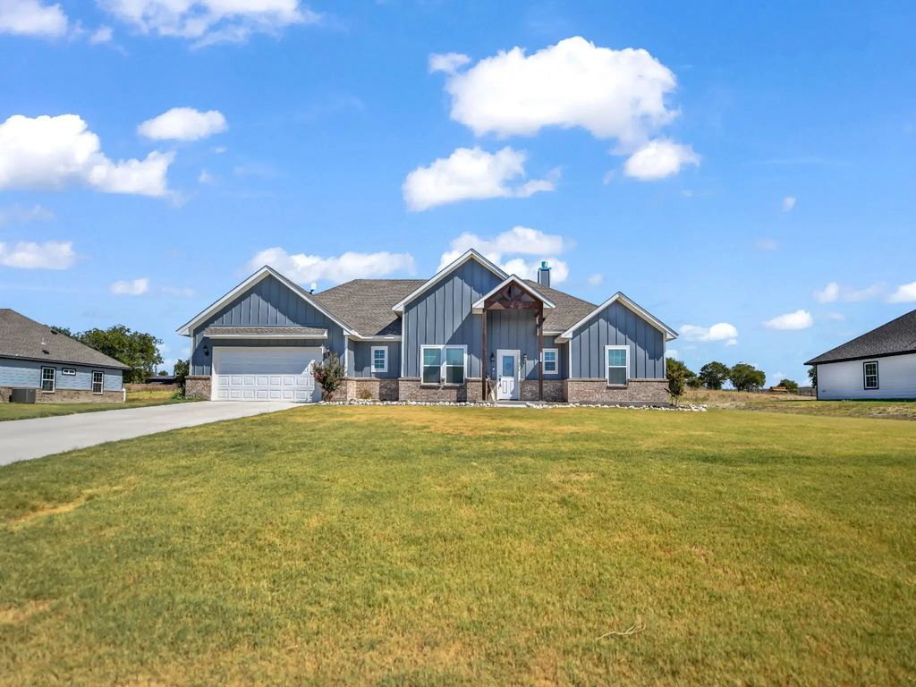 1017 Don Eve Court, Azle