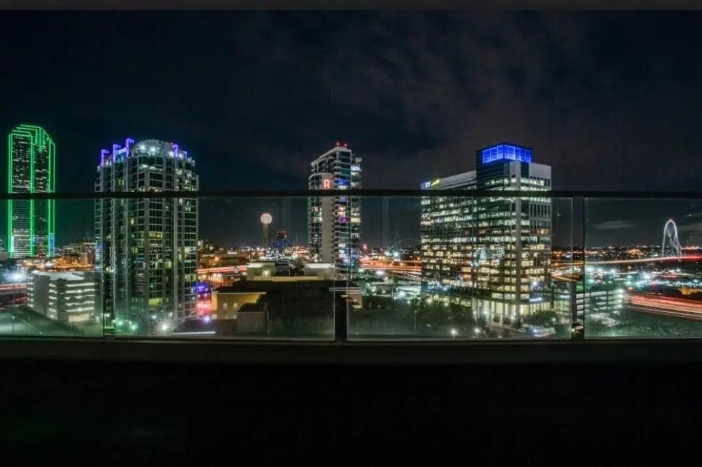 2408 Victory Park Lane 1034, Dallas