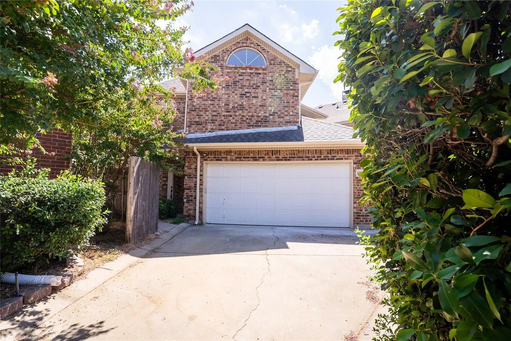 18942 Ravenglen Court, Dallas
