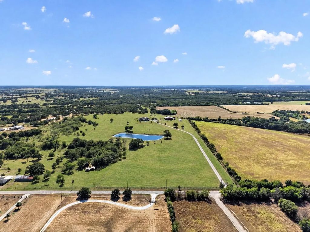 7490 County Road 423, Grandview
