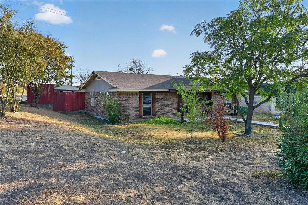 5867 Beau Purple Drive, Dallas
