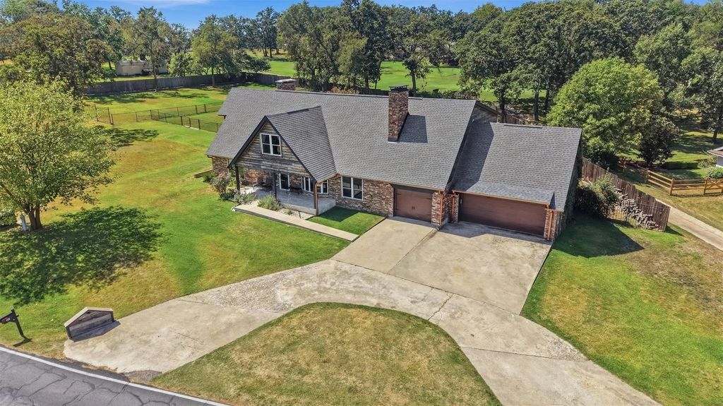 420 Kiowa Drive W, Gainesville