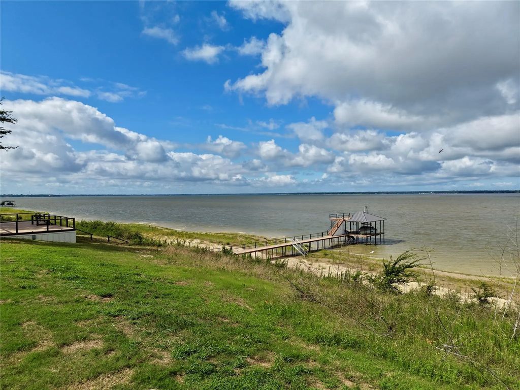 Shoreline Drive, Mabank