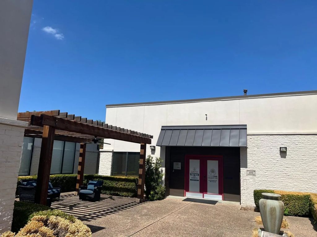 5228 Village Creek Drive 100, Plano