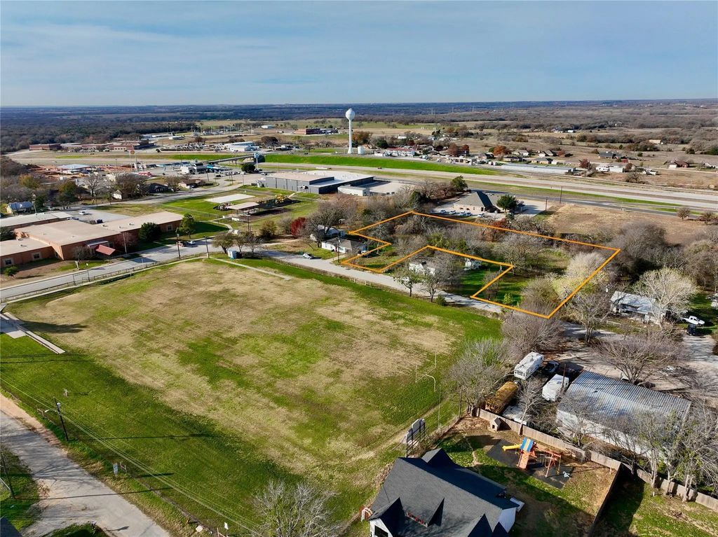 111 N Stadium Drive, Alvord