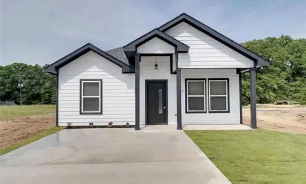 116 Bowie Street, Mabank