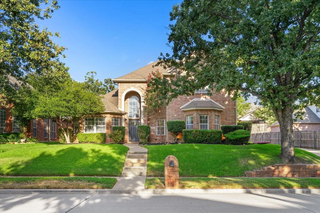 8212 Hallmark Drive, North Richland Hills