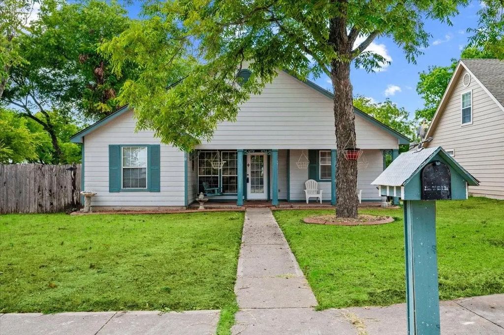 510 E Avenue F, Midlothian