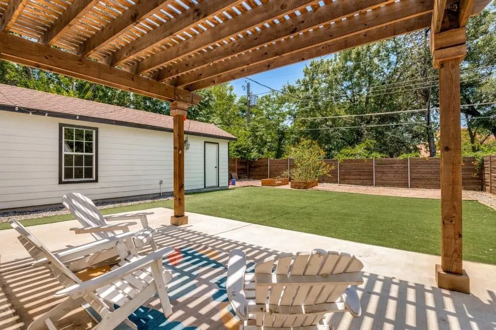 2744 Catherine Street, Dallas
