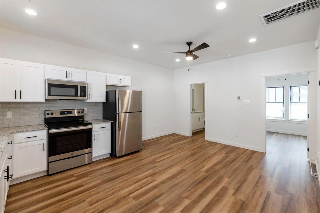 1139 Kings Highway 103, Dallas