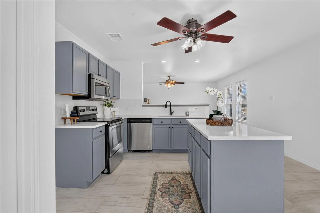 12933 Azure Heights Place, Rhome