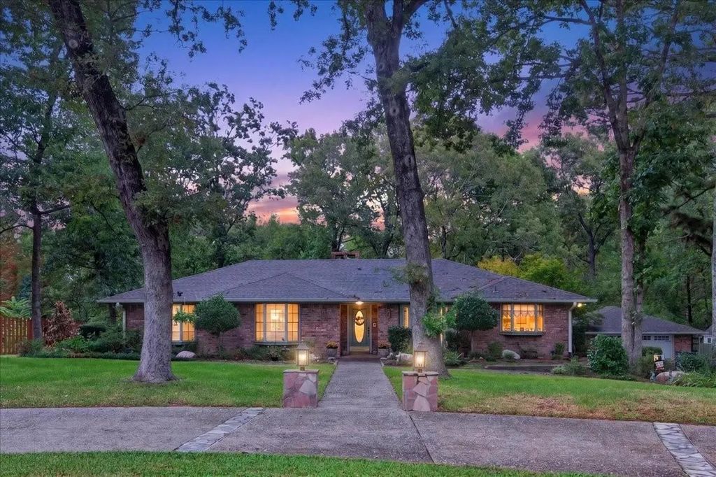 405 Elaine Street, Quitman