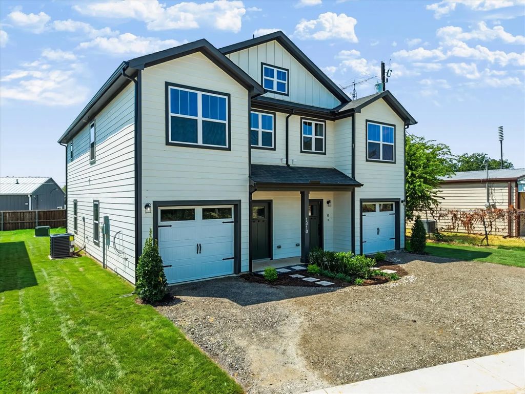 1310 Country Road, Whitesboro