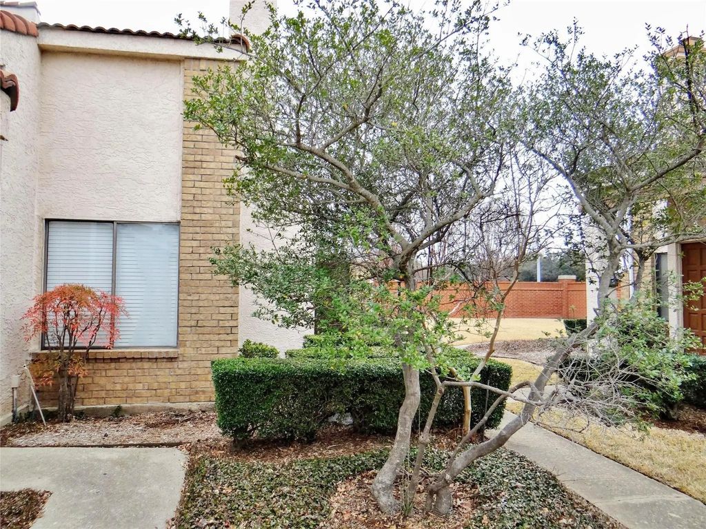 517 Ranch Trail 127, Irving
