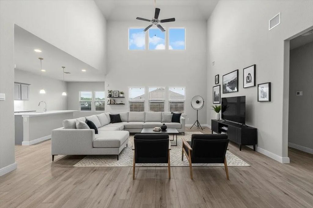344 Valentine Court, Burleson