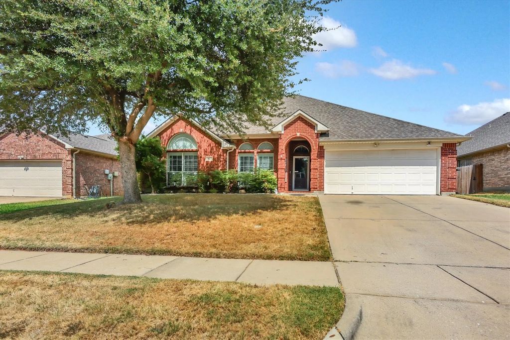 3019 Churchill Downs, Irving