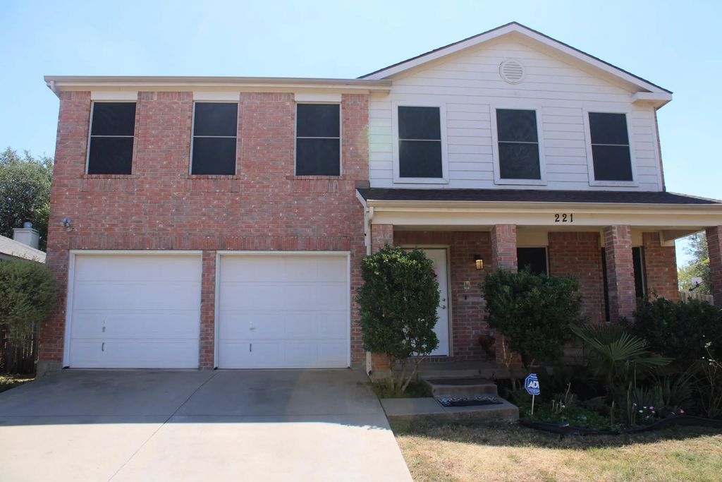 221 Pinecrest, Seagoville