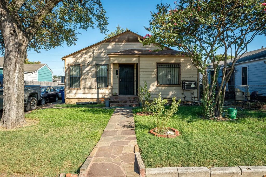2017 Lea Crest Drive, Dallas