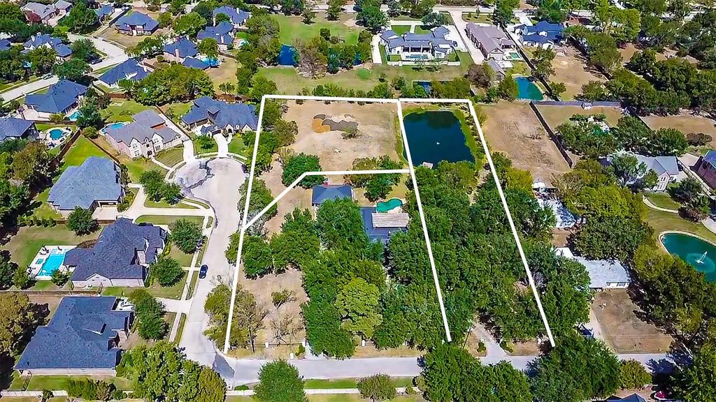 210 Black Drive, Colleyville