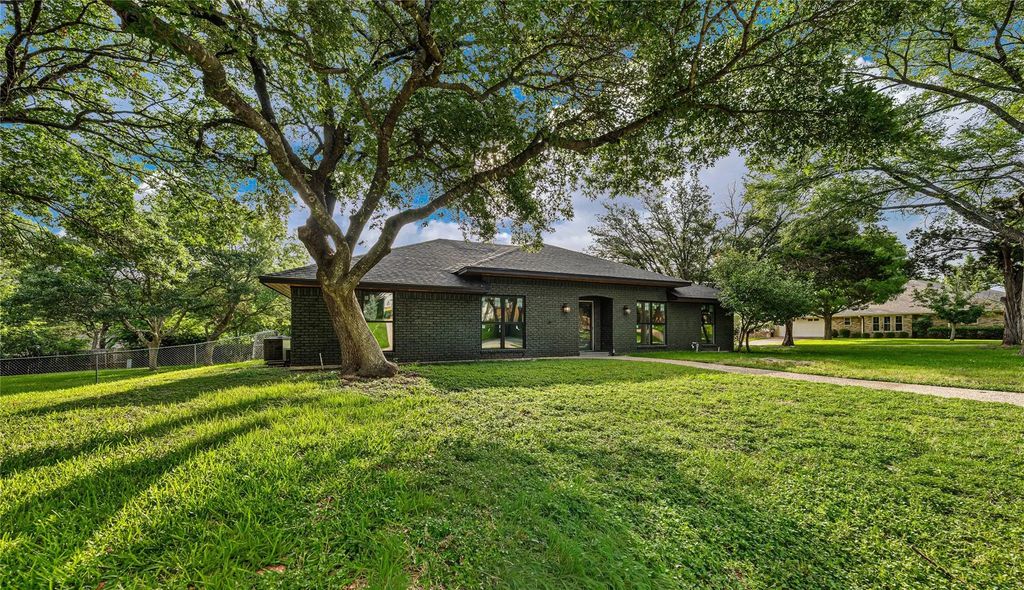 9917 Sandalwood Drive, Woodway