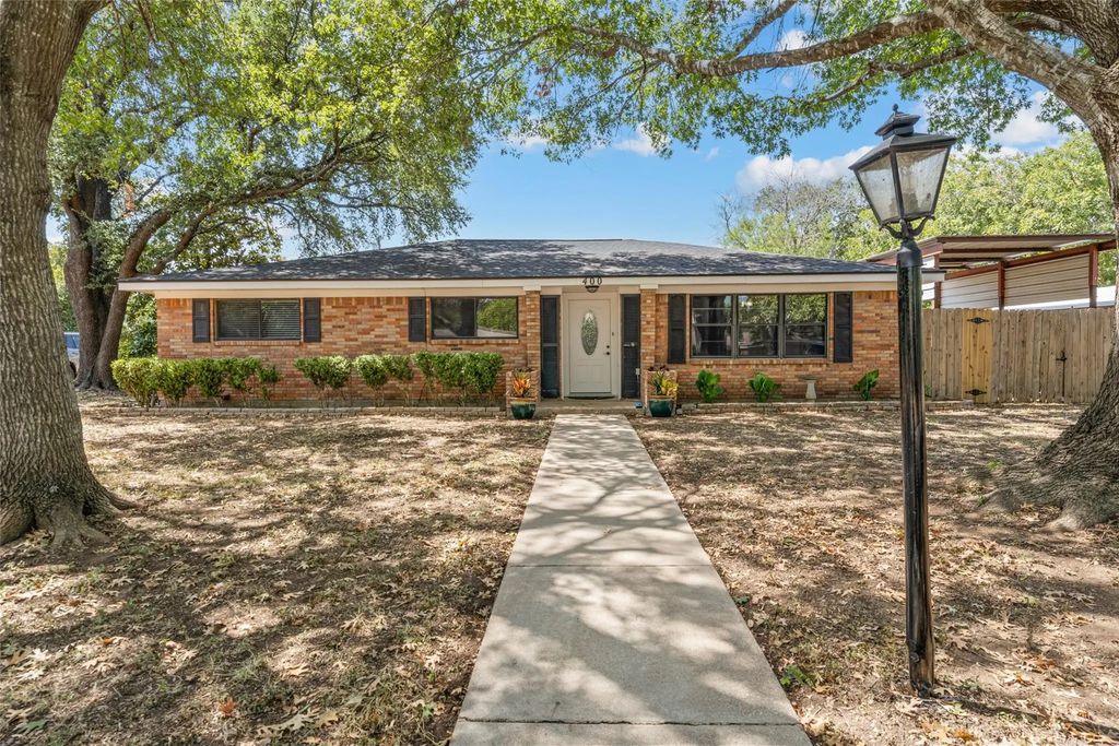 400 Cranbrook Drive, Woodway